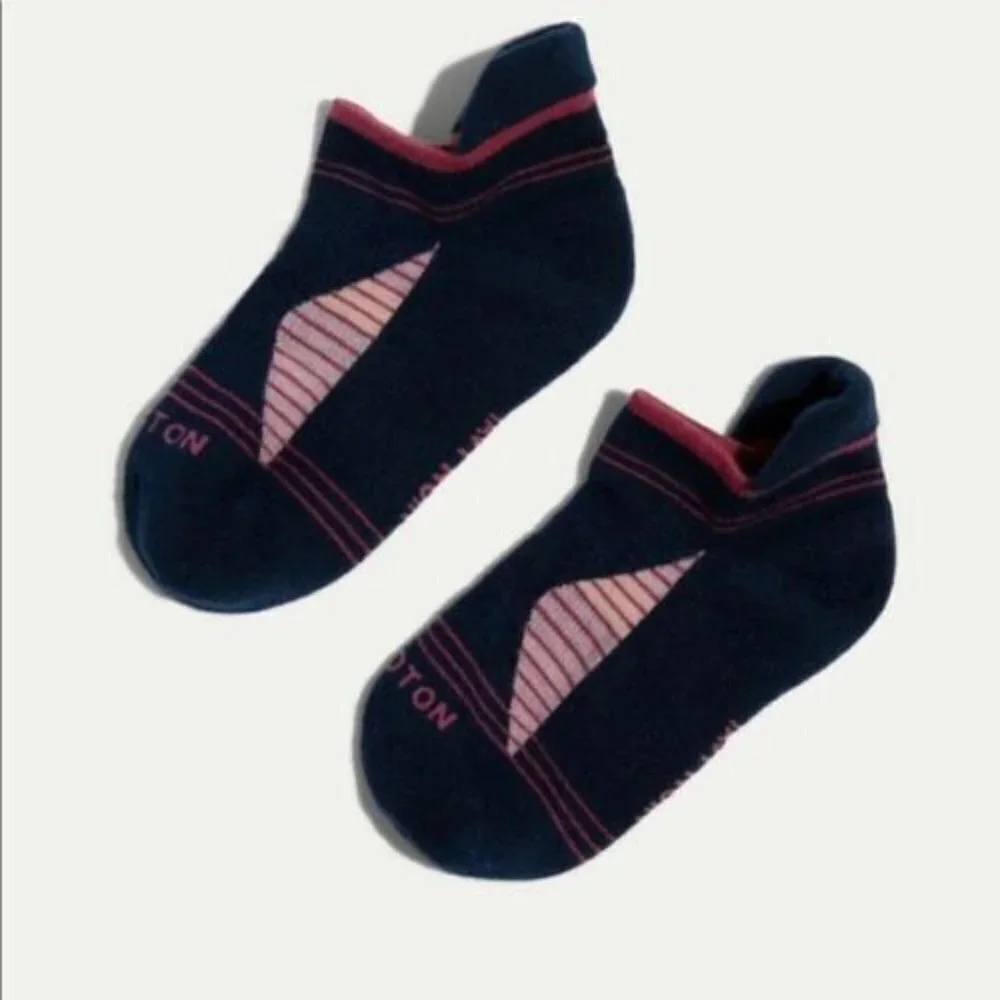 NWT Tavi Noir Women’s Black Pink Peloton Tech Sport Running Socks Size Medium